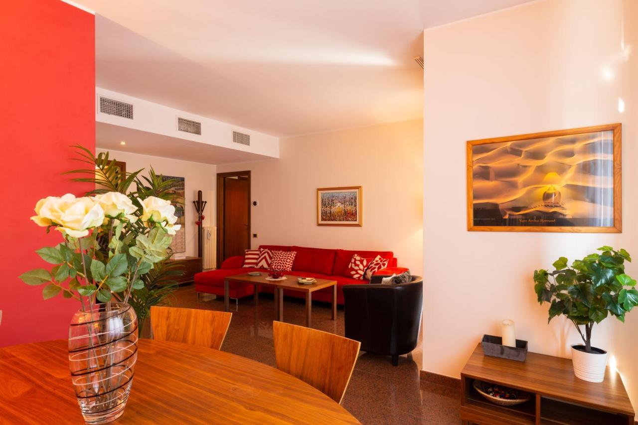 Fara Haus Deluxe - 2 Bedrooms มิลาน ภายนอก รูปภาพ